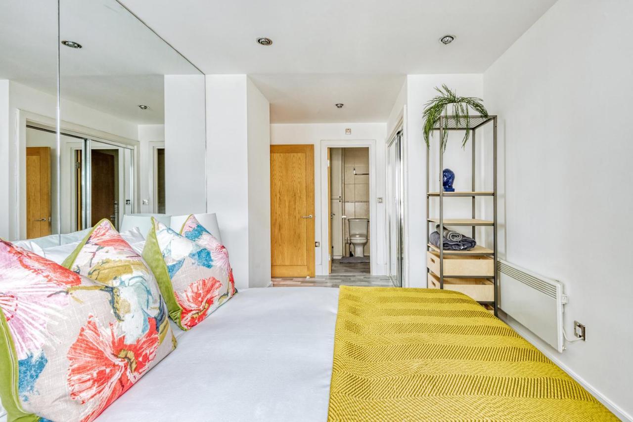 Riverside 2-Bedroom Apartments Londres Exterior foto